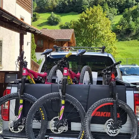 Casa Greina Couette-café Surrein