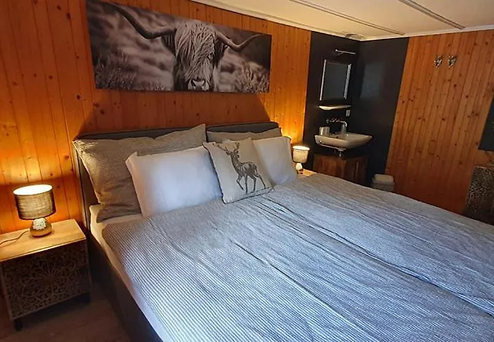 Casa Greina فندق مبيت وإفطار *